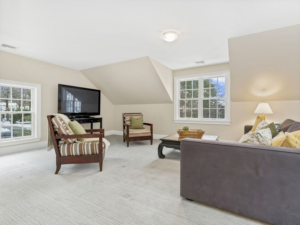 15 Longmeadow Road Wellesley, MA 02482 - Photo 19 of 33