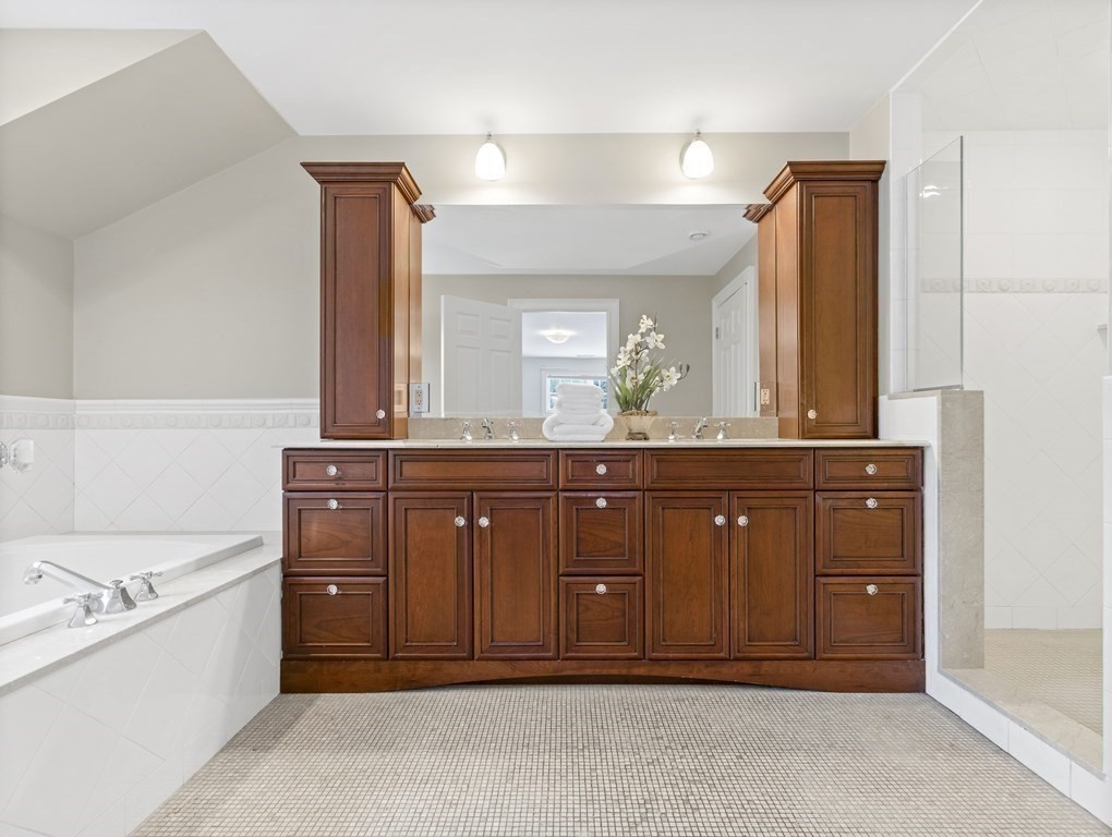 15 Longmeadow Road Wellesley, MA 02482 - Photo 21 of 33