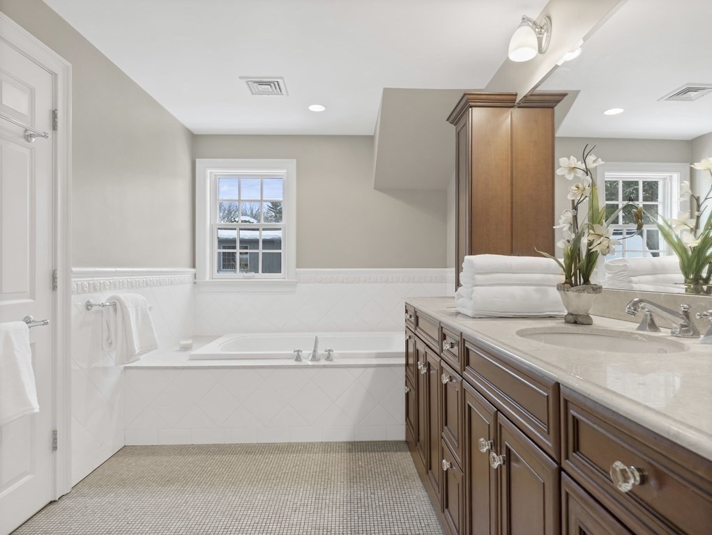 15 Longmeadow Road Wellesley, MA 02482 - Photo 22 of 33