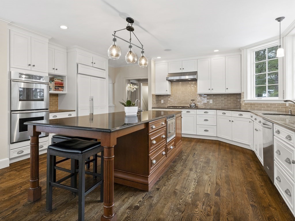 15 Longmeadow Road Wellesley, MA 02482 - Photo 4 of 33