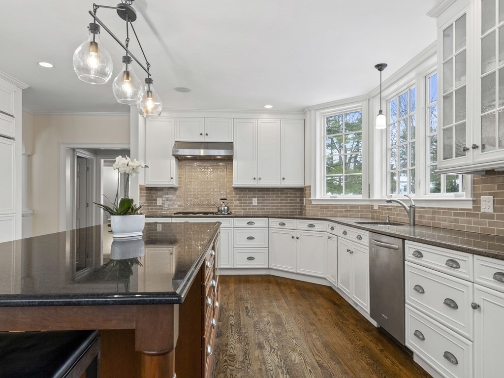 15 Longmeadow Road Wellesley, MA 02482 - Photo 6 of 33