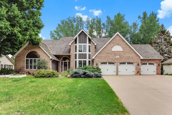 $960,000 | 5968 Scenic Place, Shoreview, MN 55126