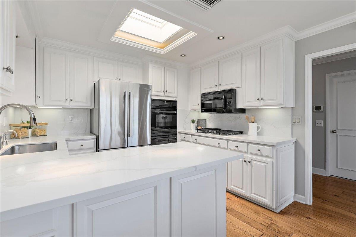 22 Bay Tree Lane, Unit 22 Los Altos, CA 94022 - Photo 11 of 34