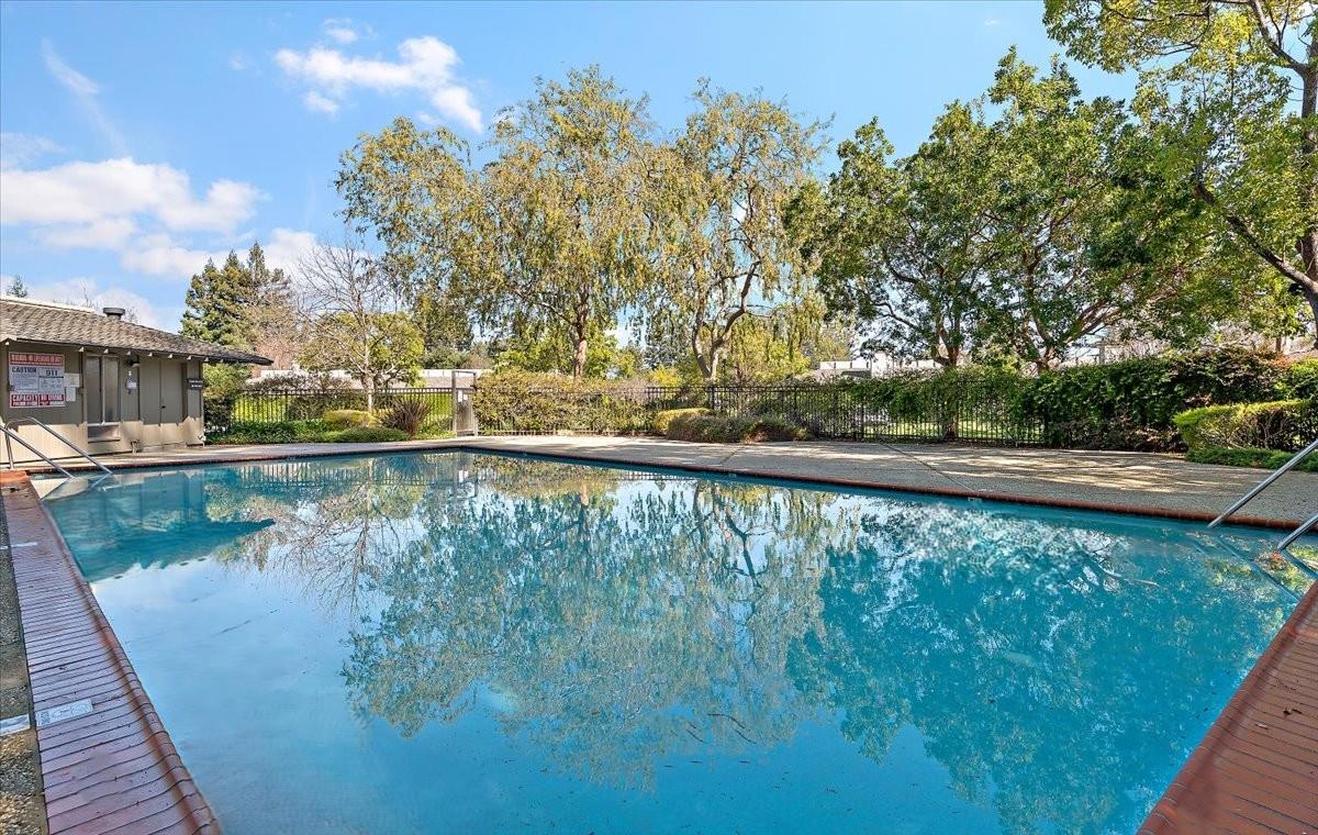 22 Bay Tree Lane, Unit 22 Los Altos, CA 94022 - Photo 29 of 34