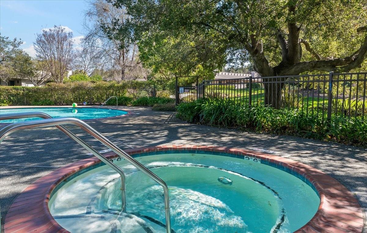 22 Bay Tree Lane, Unit 22 Los Altos, CA 94022 - Photo 31 of 34