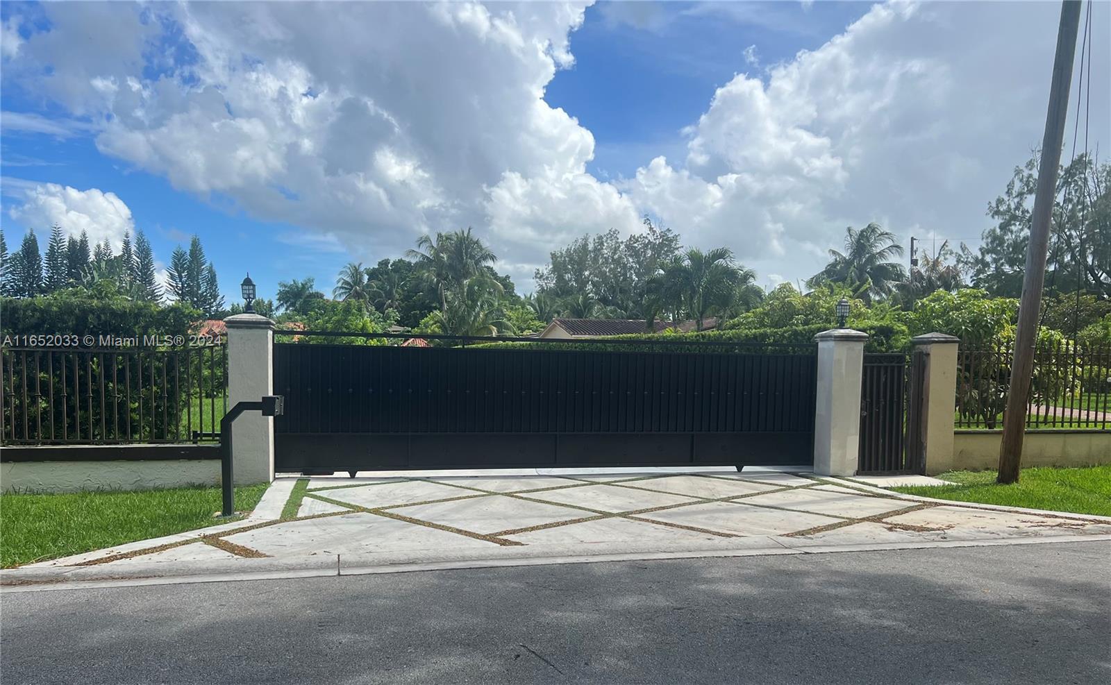 11866 Southwest 43rd Street Miami, FL 33175 - Photo 3 of 64 a view of a terrace