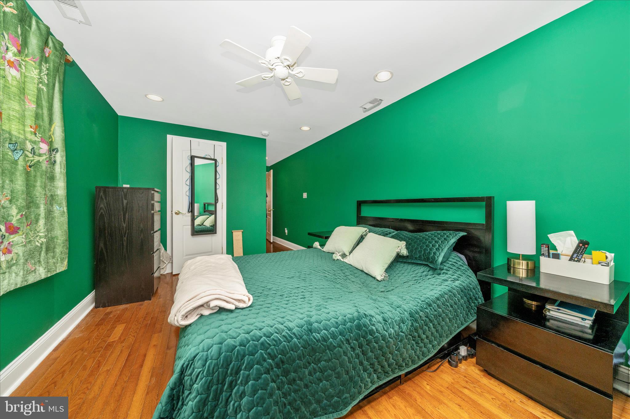 3535 Roland Avenue Baltimore, MD 21211 - Photo 24 of 55 Primary Bedroom