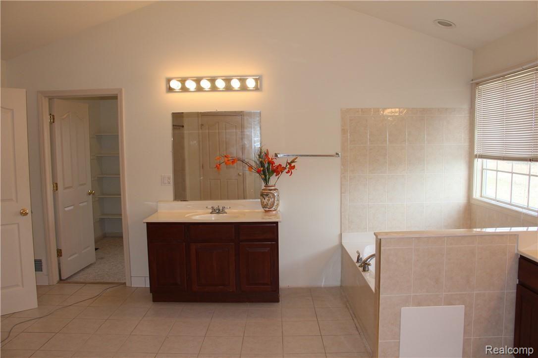 853 Morris Road Lapeer, MI 48446 - Photo 28 of 45 IMG_2839.JPG