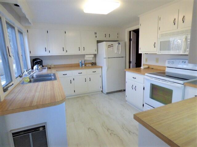 42 Hippogriffe Road Dennis, MA 02638 - Photo 9 of 20 P1060547