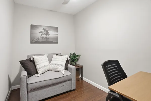 a view of entryway with furniture
