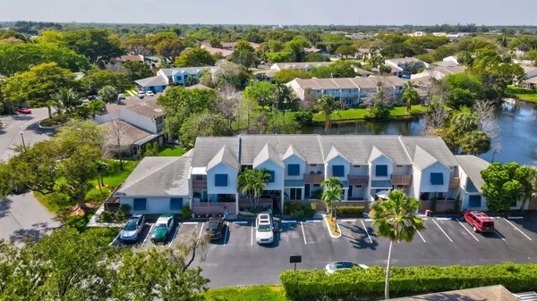 view of a tennis court