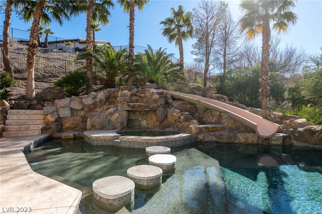 2 Rue De Chateau Place Henderson, NV 89011 - Photo 7 of 58