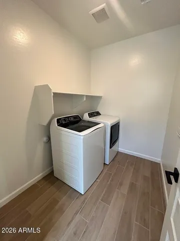 a close up view of washer and dryer