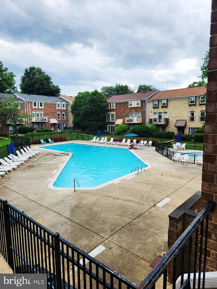 3789 Persimmon Circle Fairfax, VA 22031 - Photo 3 of 26