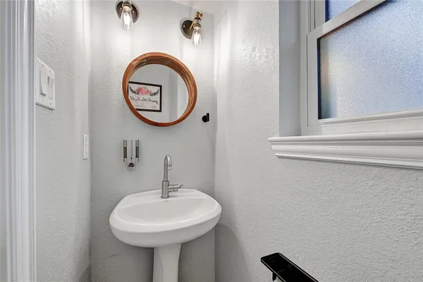 $2,200 | 14419 Ravenhurst Lane, Houston, TX 77070