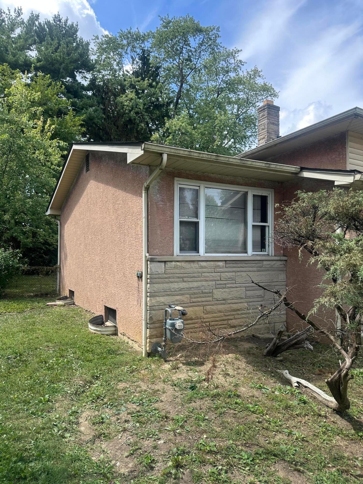 1595 Bostwick Road Columbus, OH 43227 - Photo 2 of 19 IMG_1098