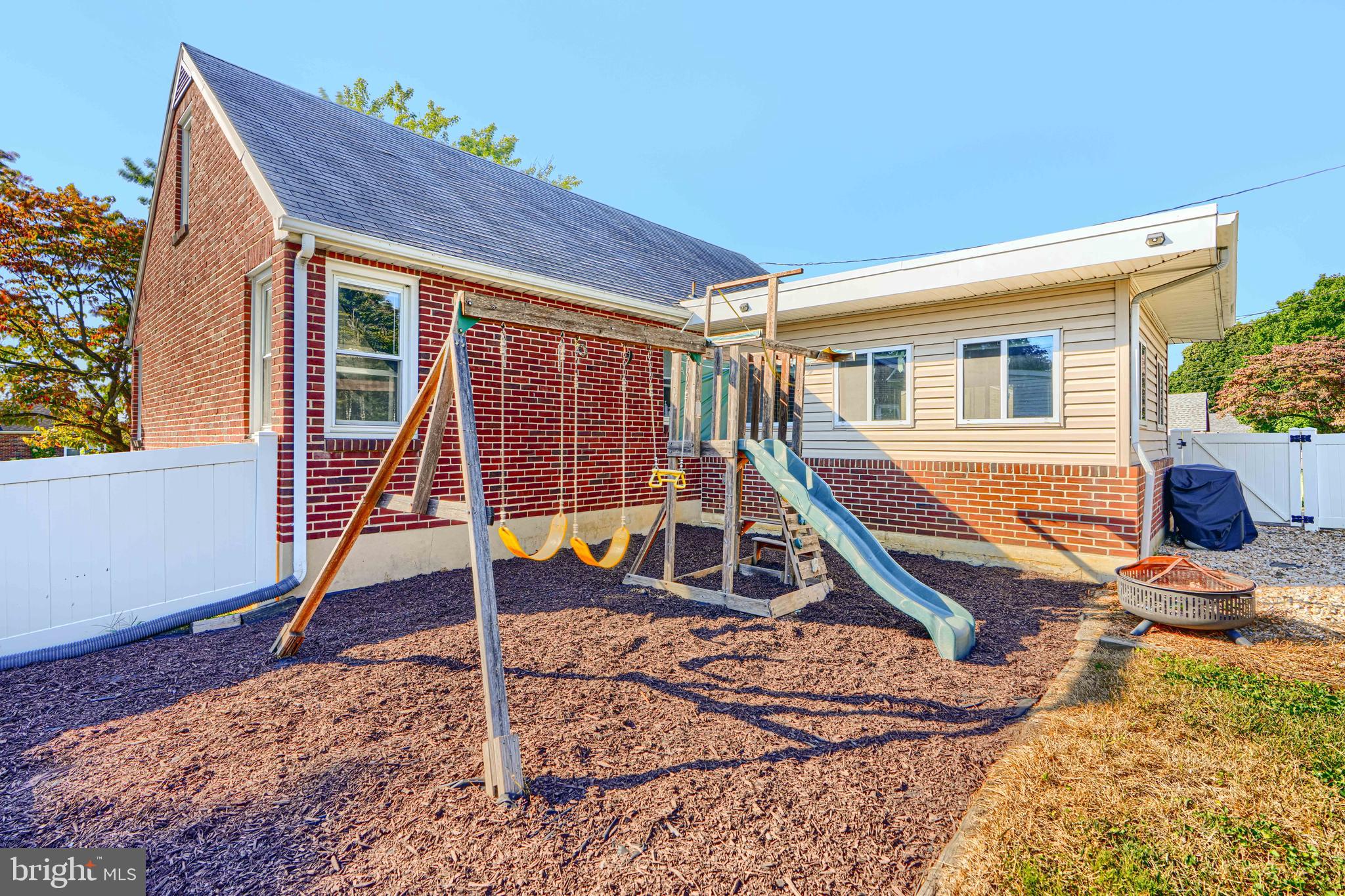 741 South Russell Street York, PA 17402 - Photo 5 of 32 a house view with a backyard space