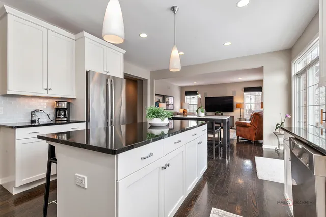 $799,900 | 20451 North Joshua Court, Deer Park, IL 60010