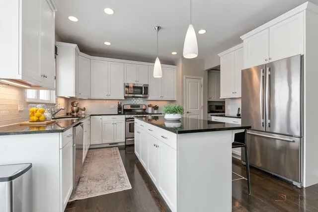 $799,900 | 20451 North Joshua Court, Deer Park, IL 60010