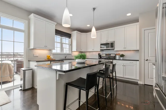 $799,900 | 20451 North Joshua Court, Deer Park, IL 60010