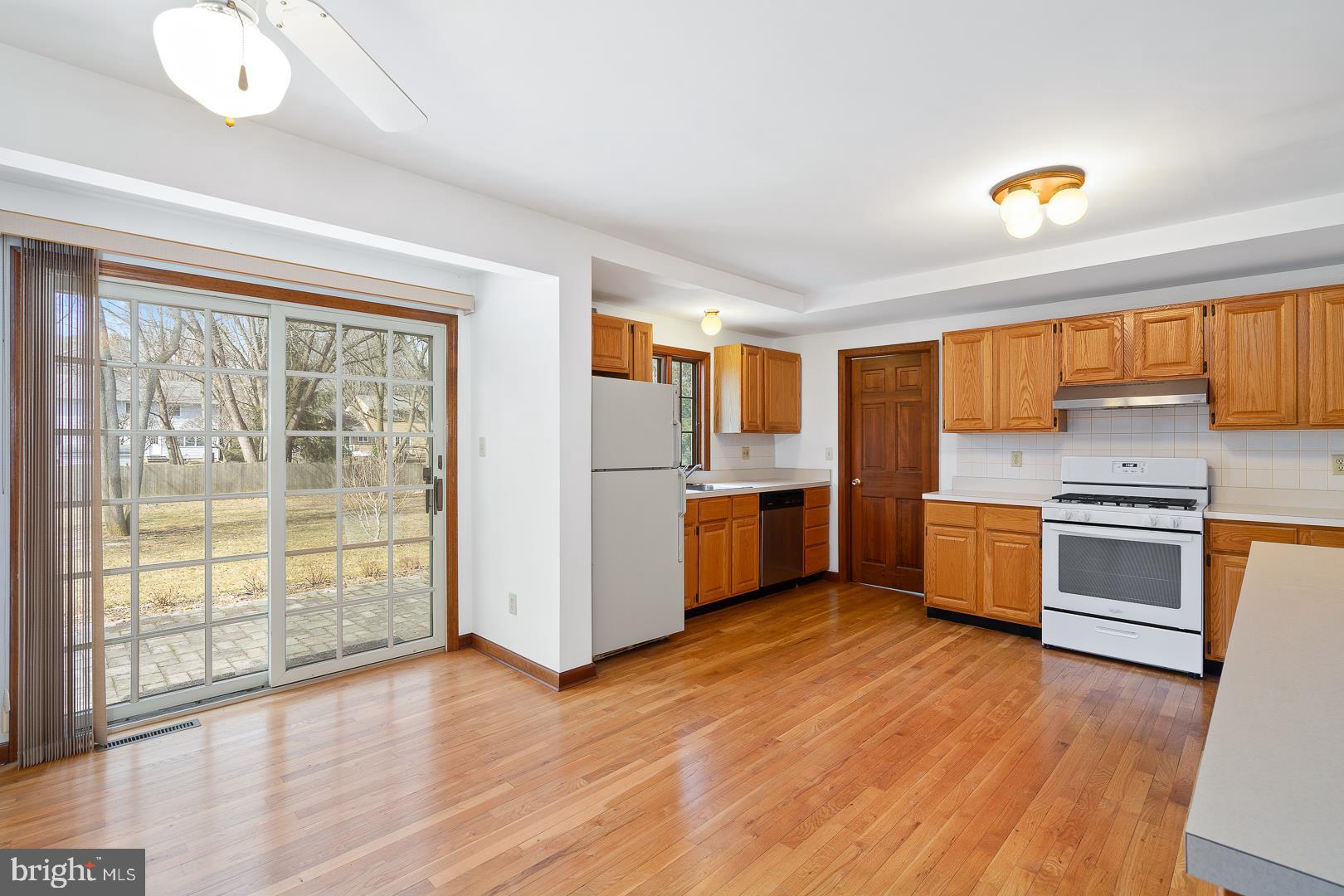 29 Penn Lyle Road Princeton Junction, NJ 08550 - Photo 5 of 21 Kitchen