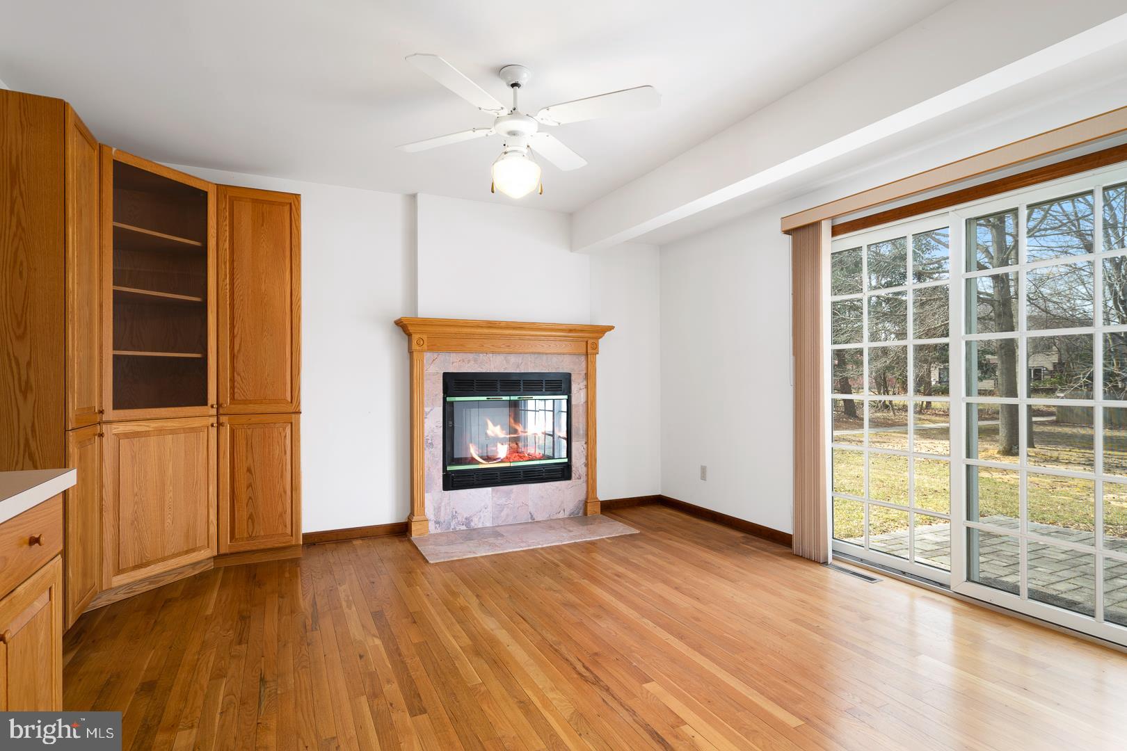 29 Penn Lyle Road Princeton Junction, NJ 08550 - Photo 7 of 21 Eat in kitchen with fireplace