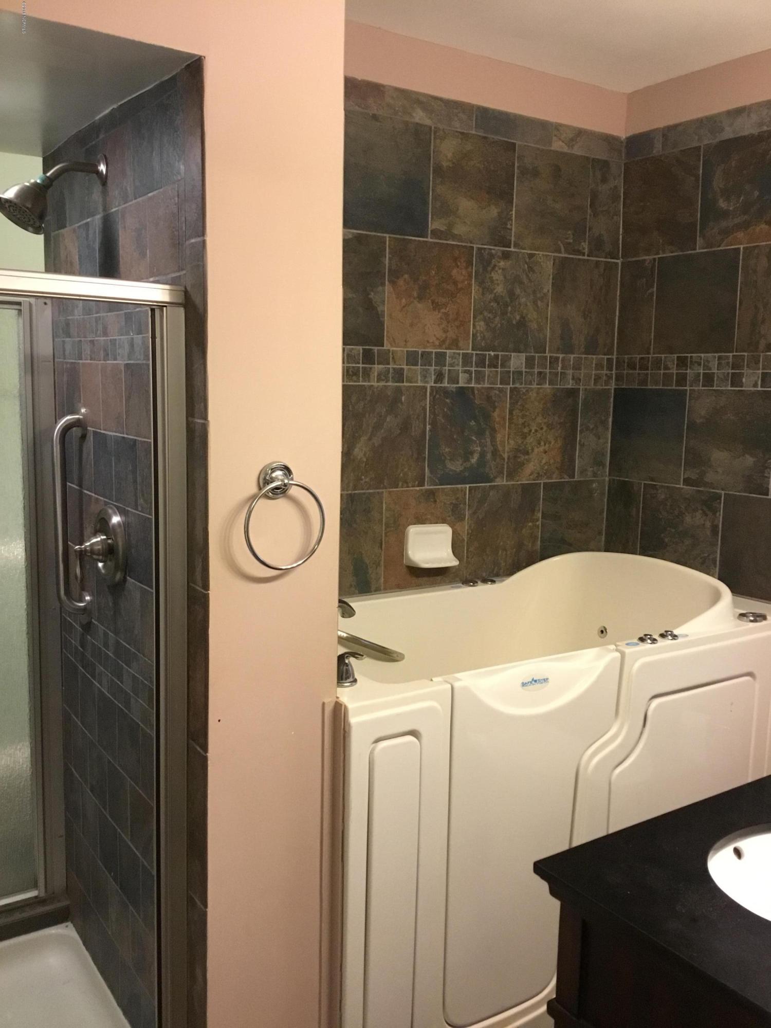 1204 Elizabeth Road West Wilson, NC 27893 - Photo 12 of 17 Bathroom (2)