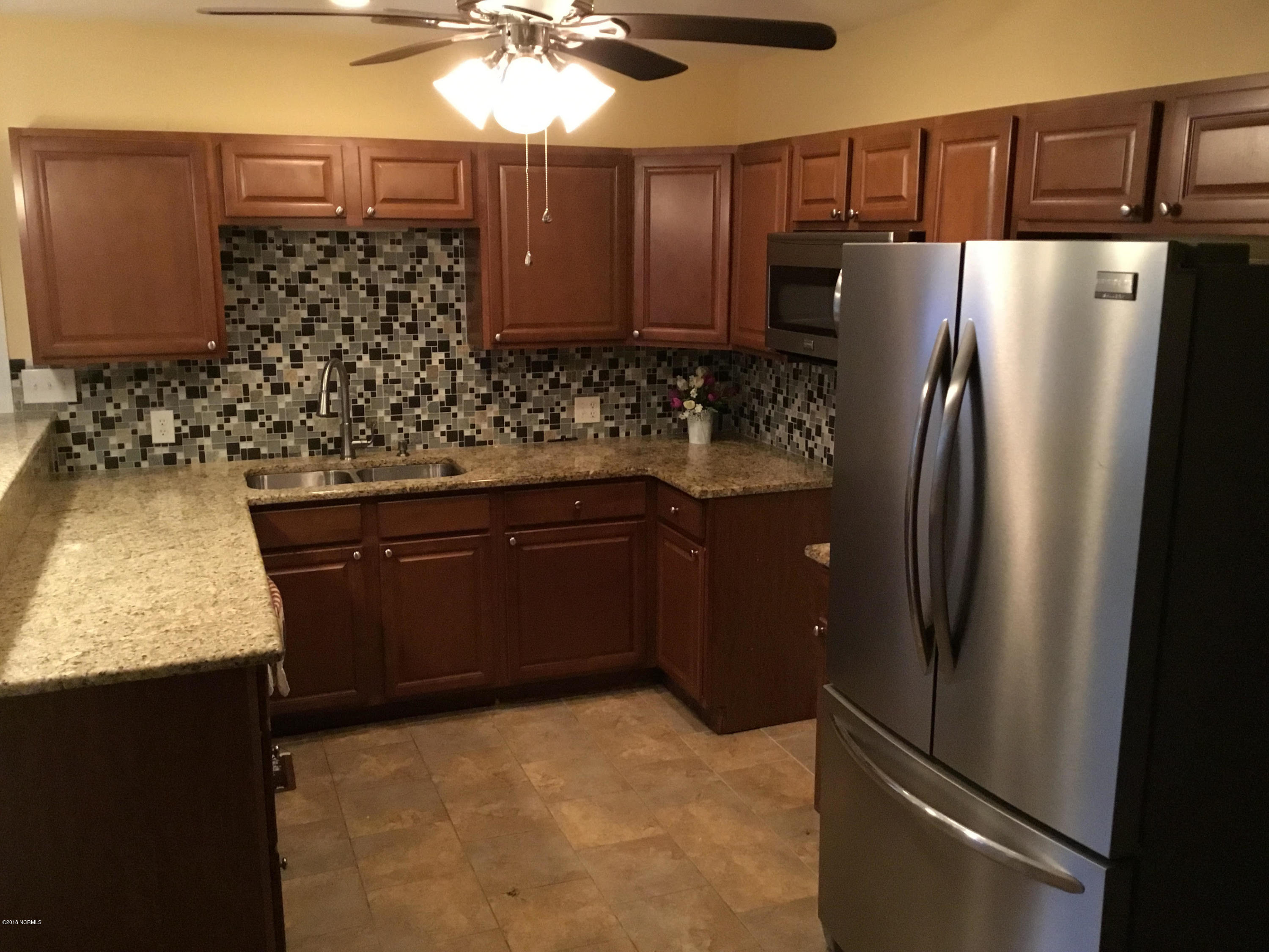 1204 Elizabeth Road West Wilson, NC 27893 - Photo 2 of 17 Updated Kitchen