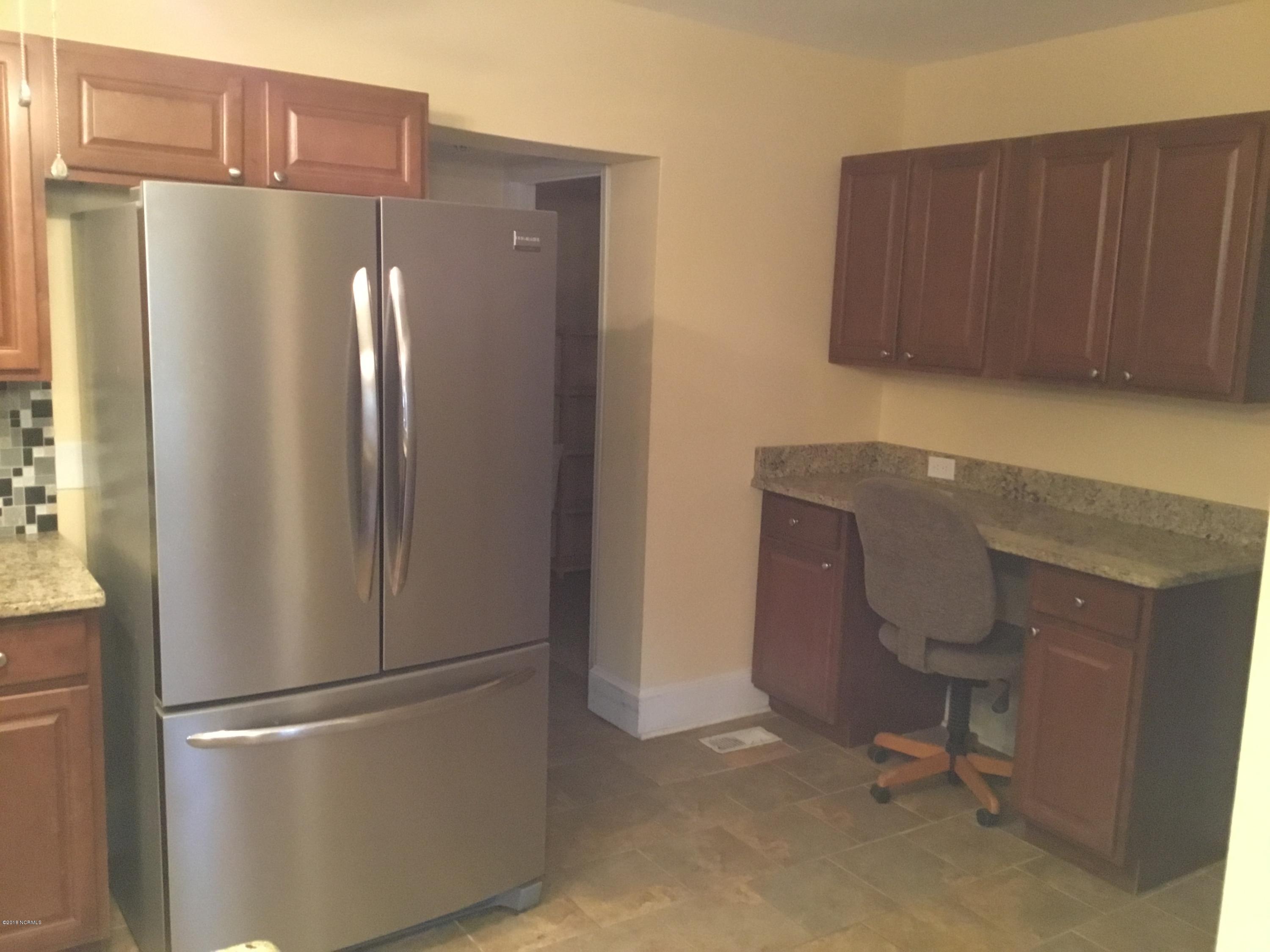 1204 Elizabeth Road West Wilson, NC 27893 - Photo 4 of 17 Kitchen 2