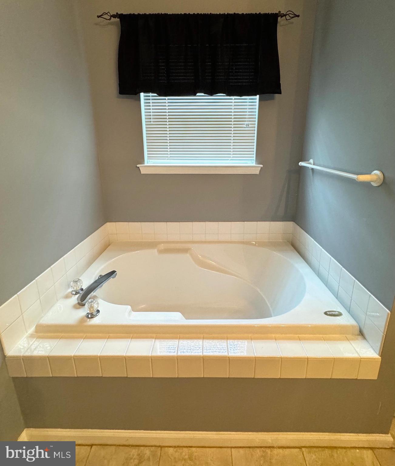 514 Riggs Avenue Berlin, NJ 08009 - Photo 13 of 23 Main Bedroom Bath