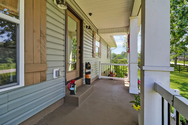 a view of an outdoor space