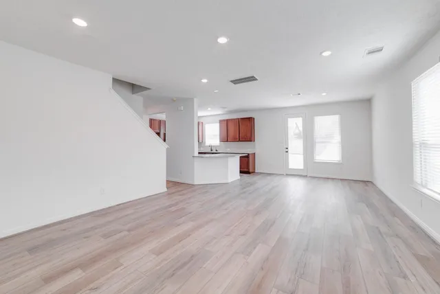 $2,100 | 9307 Central Place, Magnolia, TX 77354