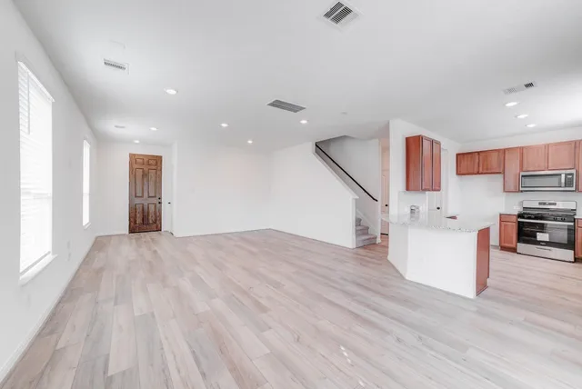 $2,100 | 9307 Central Place, Magnolia, TX 77354