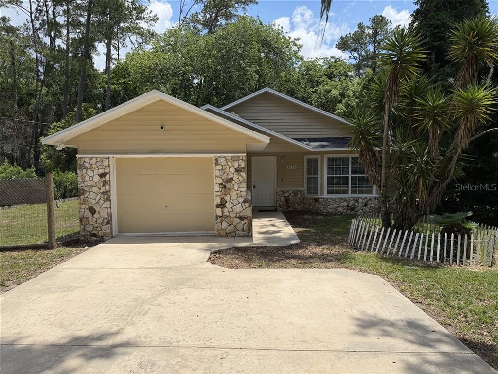 4325 Northeast 3rd Court Ocala, FL 34479 - Photo 1 of 32
