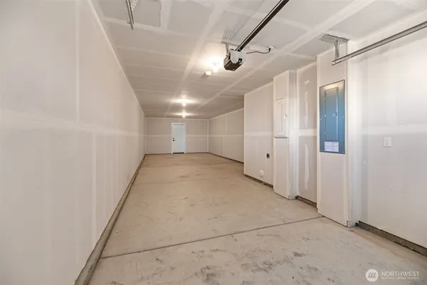 $3,200 | 16503 13th Avenue West, Unit B2, Lynnwood, WA 98037
