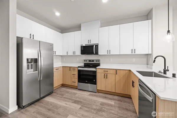 $3,200 | 16503 13th Avenue West, Unit B2, Lynnwood, WA 98037