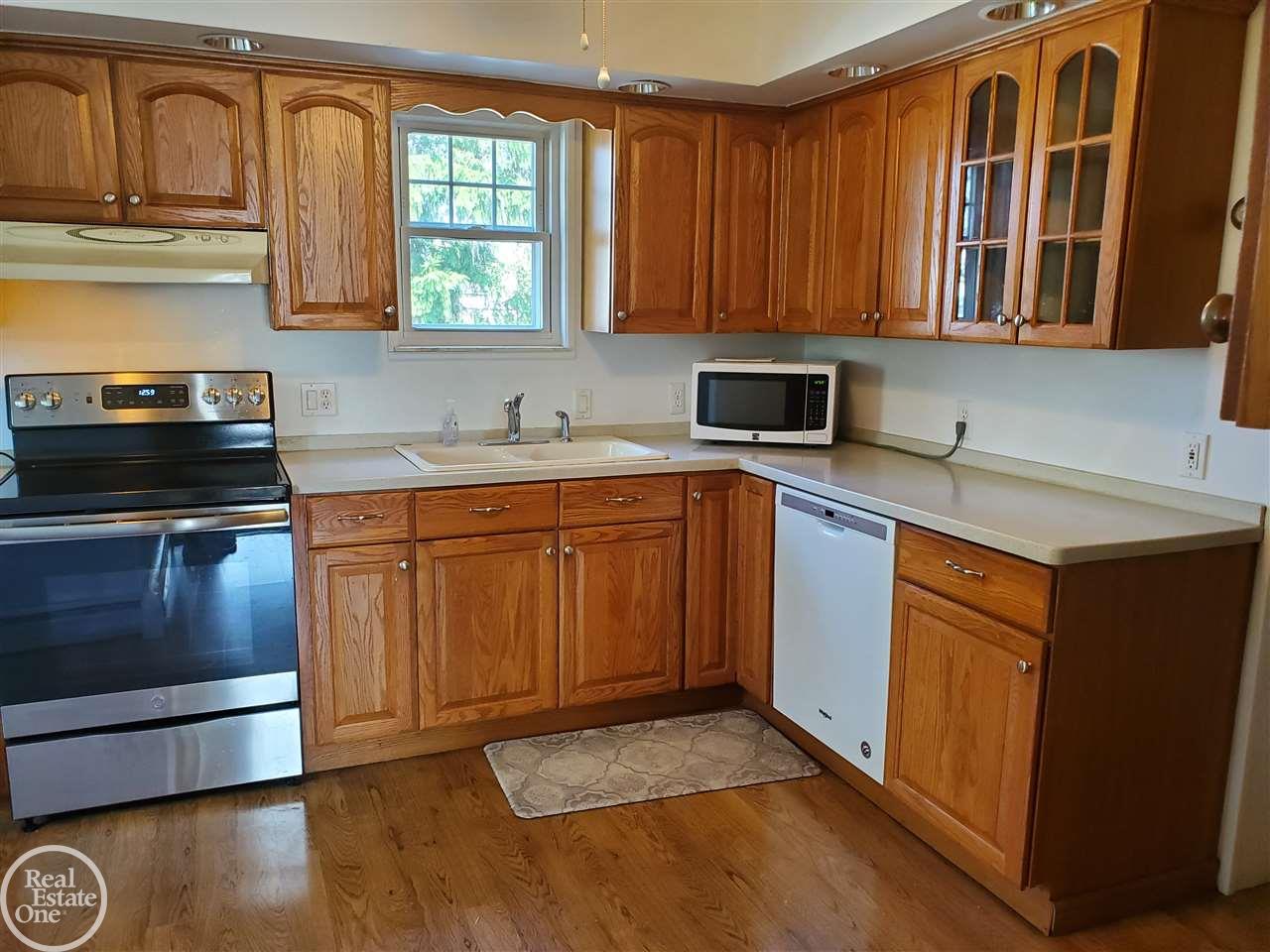 40717 Ryan Road Sterling Heights, MI 48310 - Photo 16 of 36 Gallery Image 16