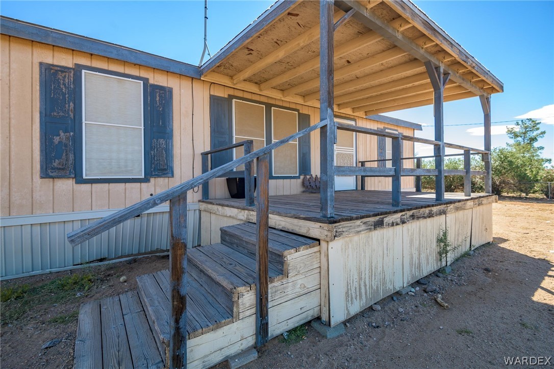 822 South Houck Road Golden Valley, AZ 86413 - Photo 4 of 47 a view of balcony with deck