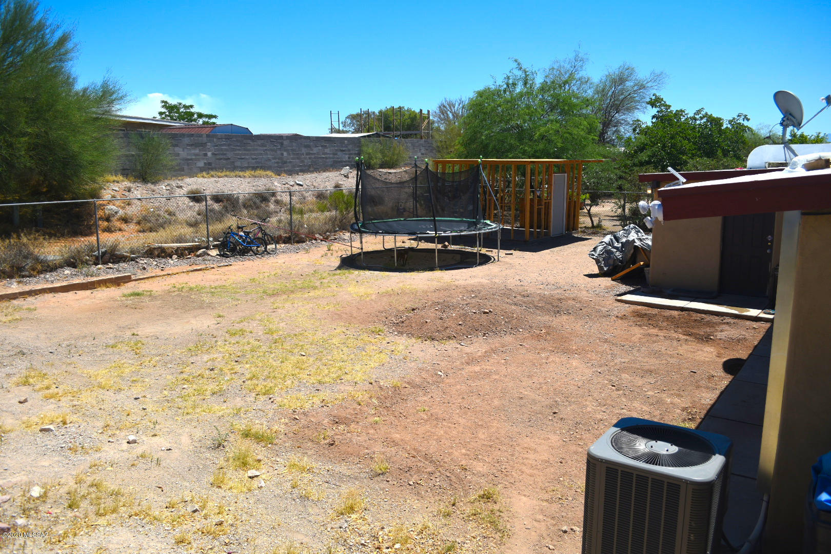 1968 West Saxony Road Tucson, AZ 85713 - Photo 2 of 10