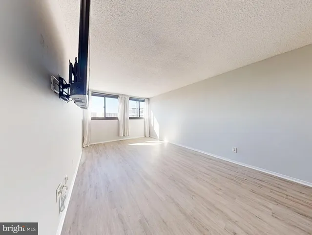 $2,000 | 5911 Edsall Road, Unit PH02, Alexandria, VA 22304