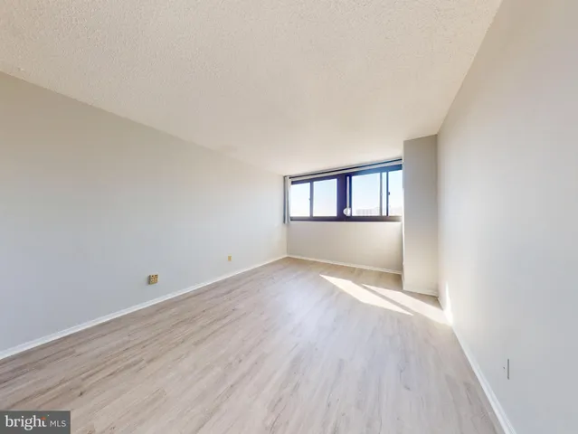 $2,000 | 5911 Edsall Road, Unit PH02, Alexandria, VA 22304