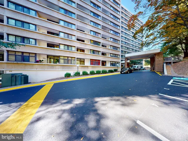$2,000 | 5911 Edsall Road, Unit PH02, Alexandria, VA 22304
