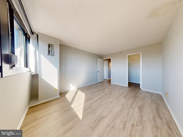 $2,000 | 5911 Edsall Road, Unit PH02, Alexandria, VA 22304