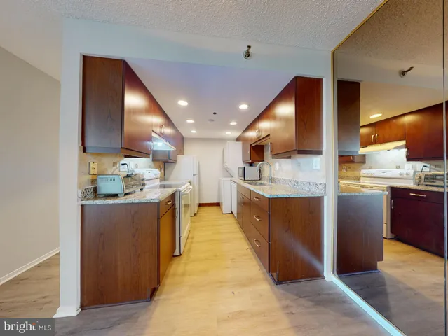 $2,000 | 5911 Edsall Road, Unit PH02, Alexandria, VA 22304