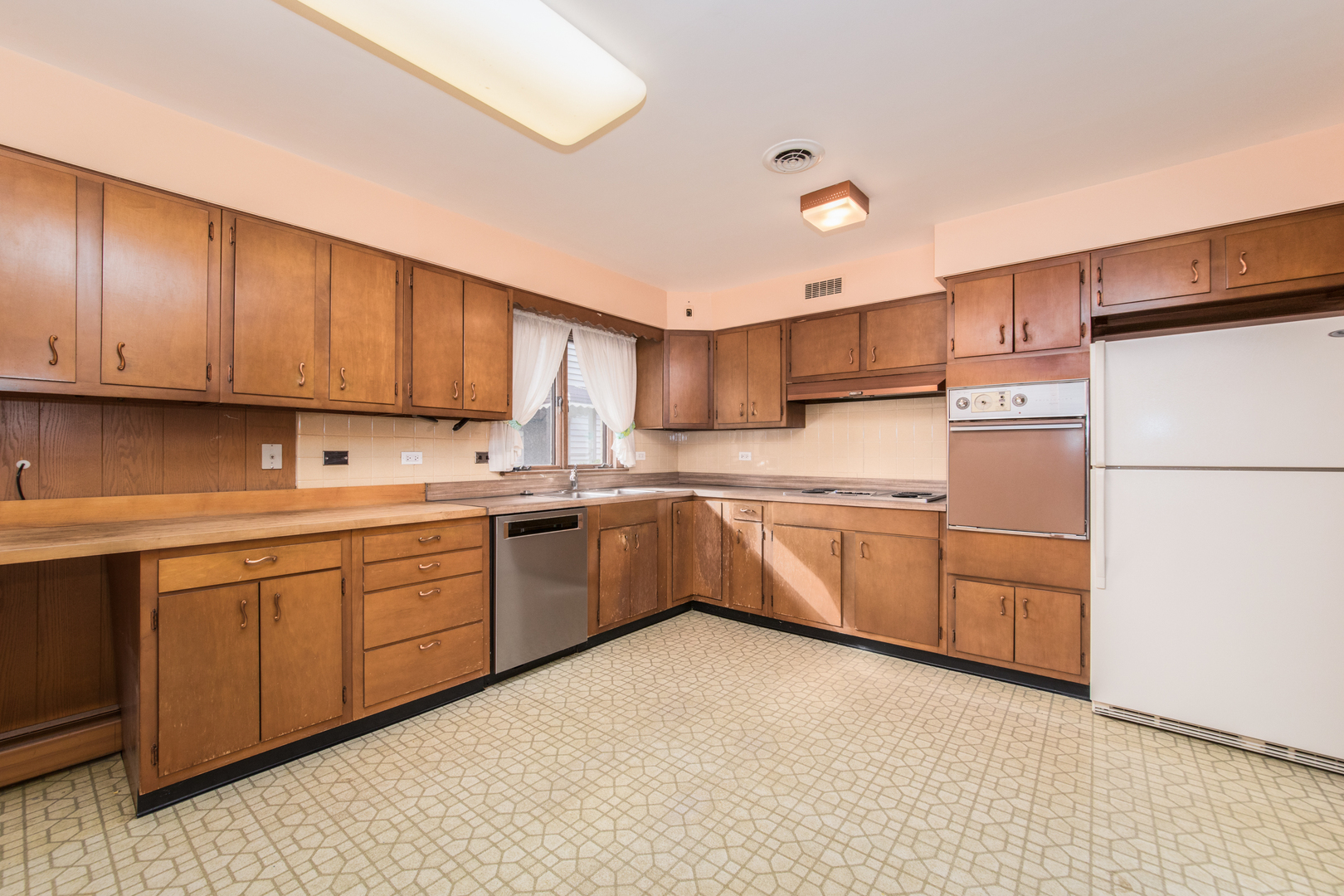 929 Wilkinson Parkway Park Ridge, IL 60068 - Photo 15 of 33 Gallery Image 15