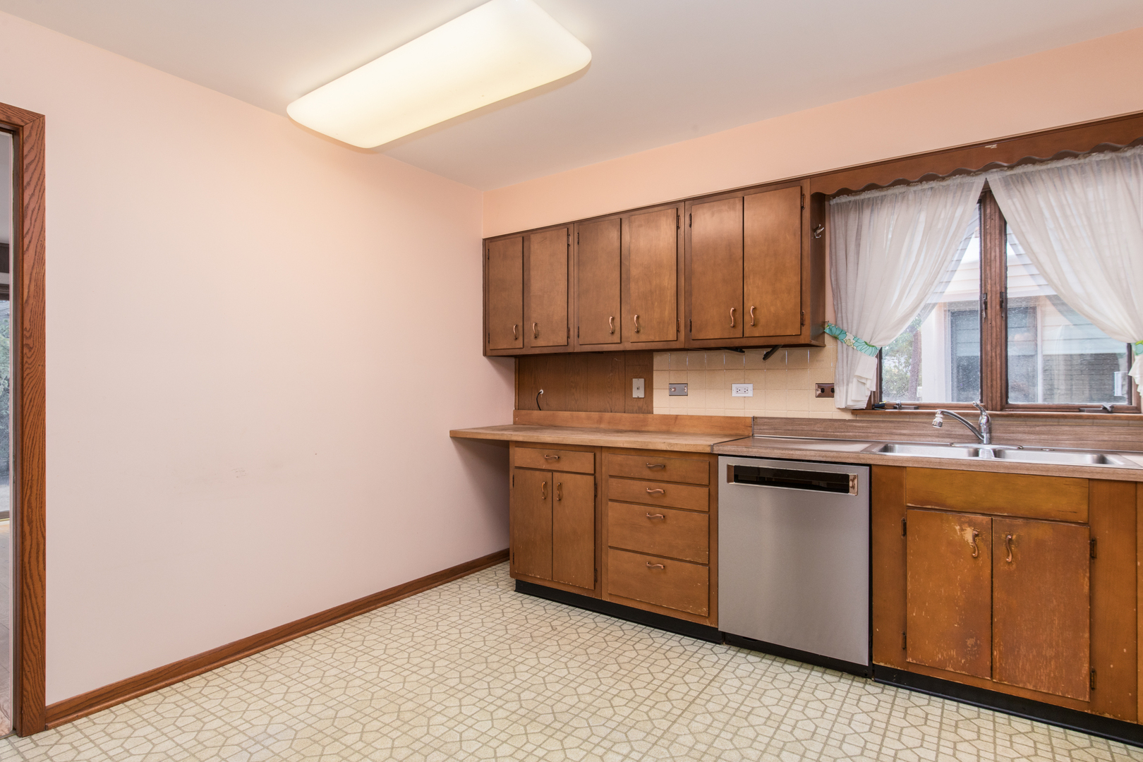 929 Wilkinson Parkway Park Ridge, IL 60068 - Photo 16 of 33 Gallery Image 16