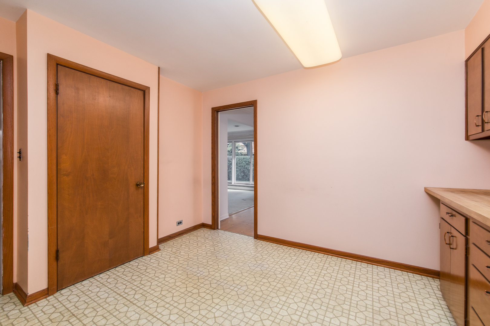 929 Wilkinson Parkway Park Ridge, IL 60068 - Photo 17 of 33 Gallery Image 17