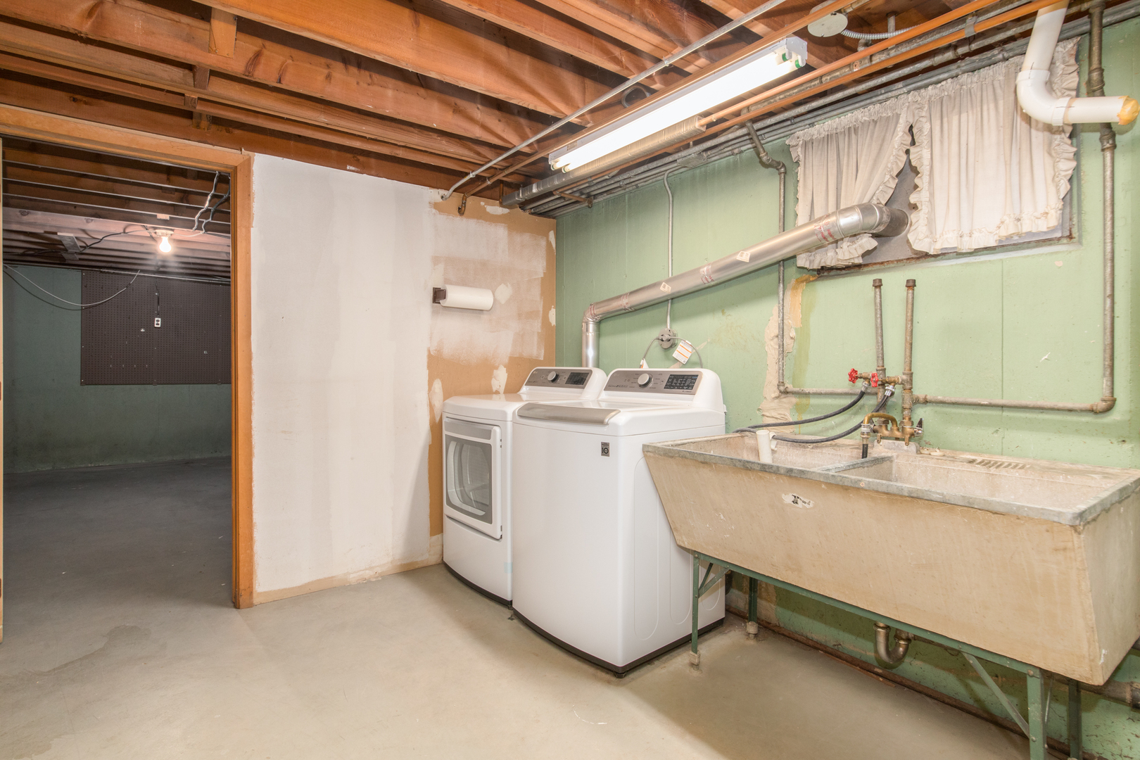 929 Wilkinson Parkway Park Ridge, IL 60068 - Photo 20 of 33 Gallery Image 20