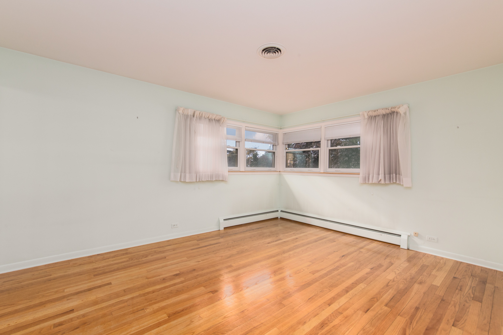 929 Wilkinson Parkway Park Ridge, IL 60068 - Photo 23 of 33 Gallery Image 23