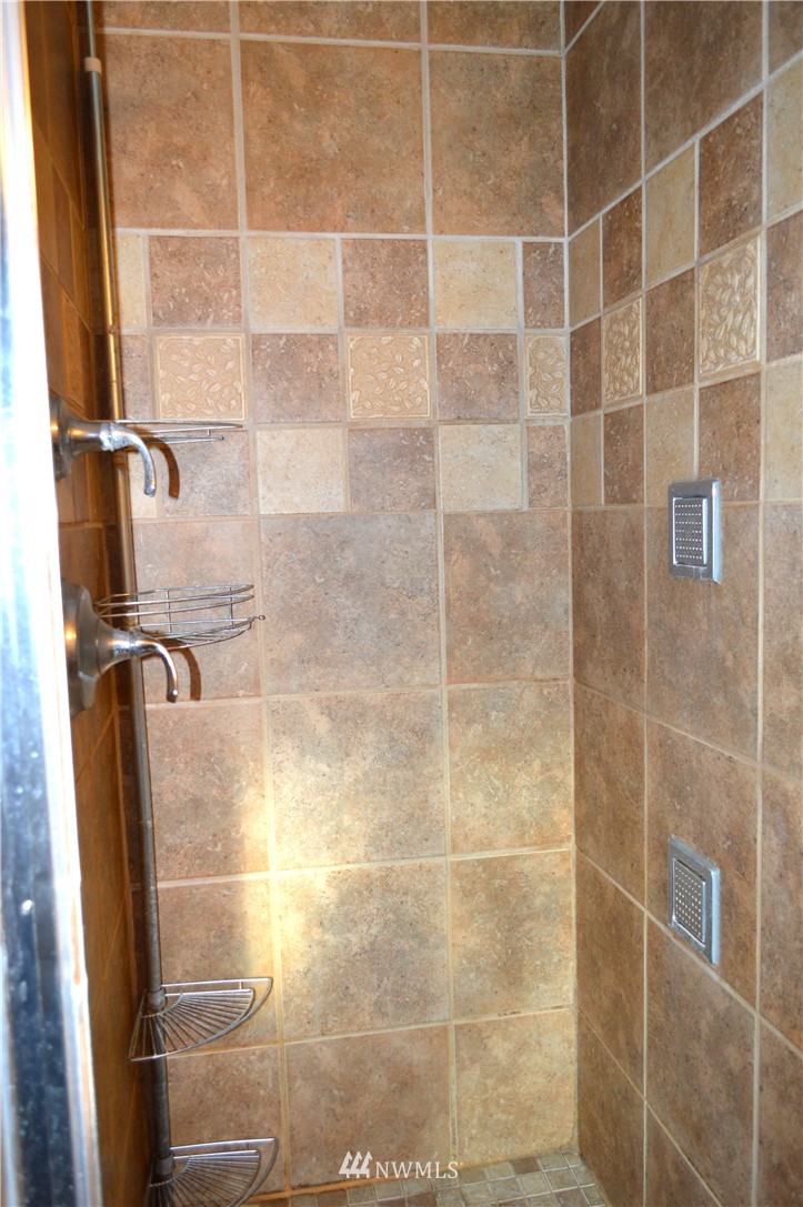 2524 113th Way Southwest Olympia, WA 98512 - Photo 15 of 23